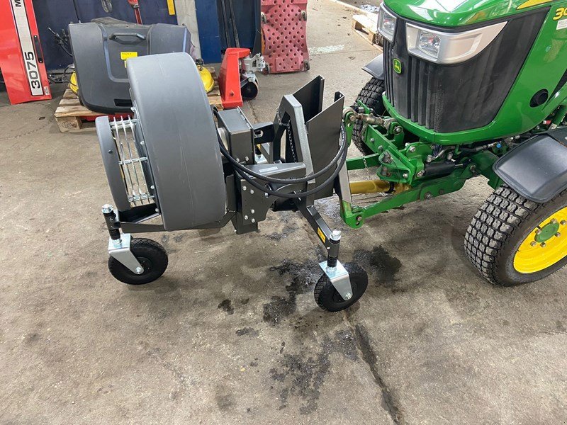 Laubsauggerät & Blasgerät Türe ait Kersten LBV 6900, Ausstellungsmaschine içinde Regensdorf (resim 4)