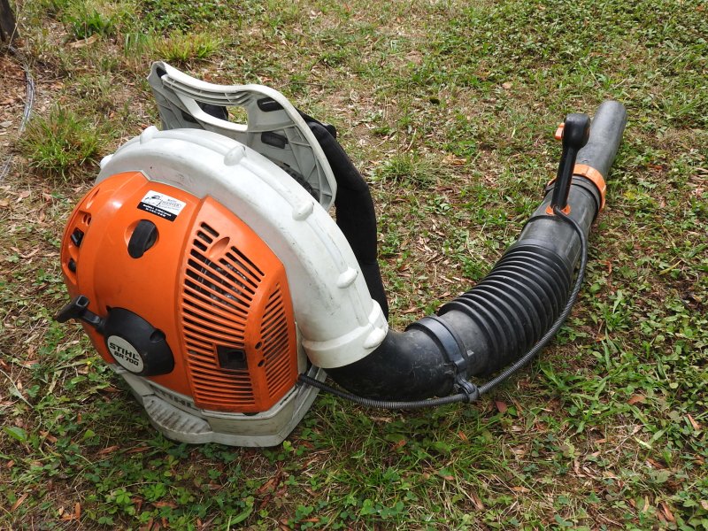 Laubsauggerät & Blasgerät des Typs Stihl BR 700, Gebrauchtmaschine in Lörrach (Bild 1)