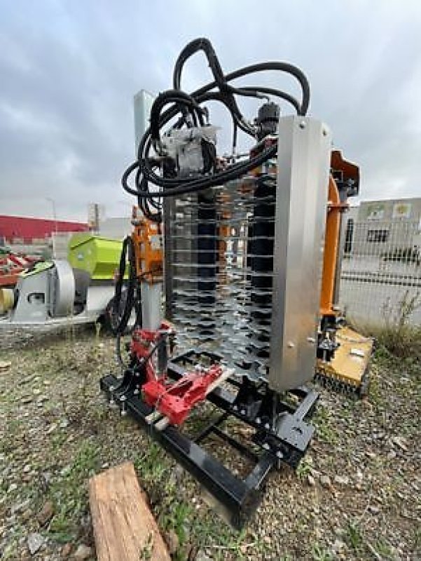 Laubschneider des Typs Binger VSL07P, Neumaschine in Carcassonne (Bild 3)