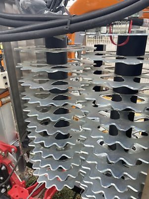 Laubschneider des Typs Binger VSL07P, Neumaschine in Carcassonne (Bild 5)