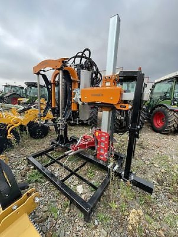 Laubschneider des Typs Binger VSL07P, Neumaschine in Carcassonne (Bild 2)