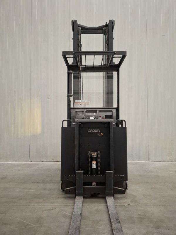 LKW от тип Crown SP 3500 series, Gebrauchtmaschine в Barneveld (Снимка 3)