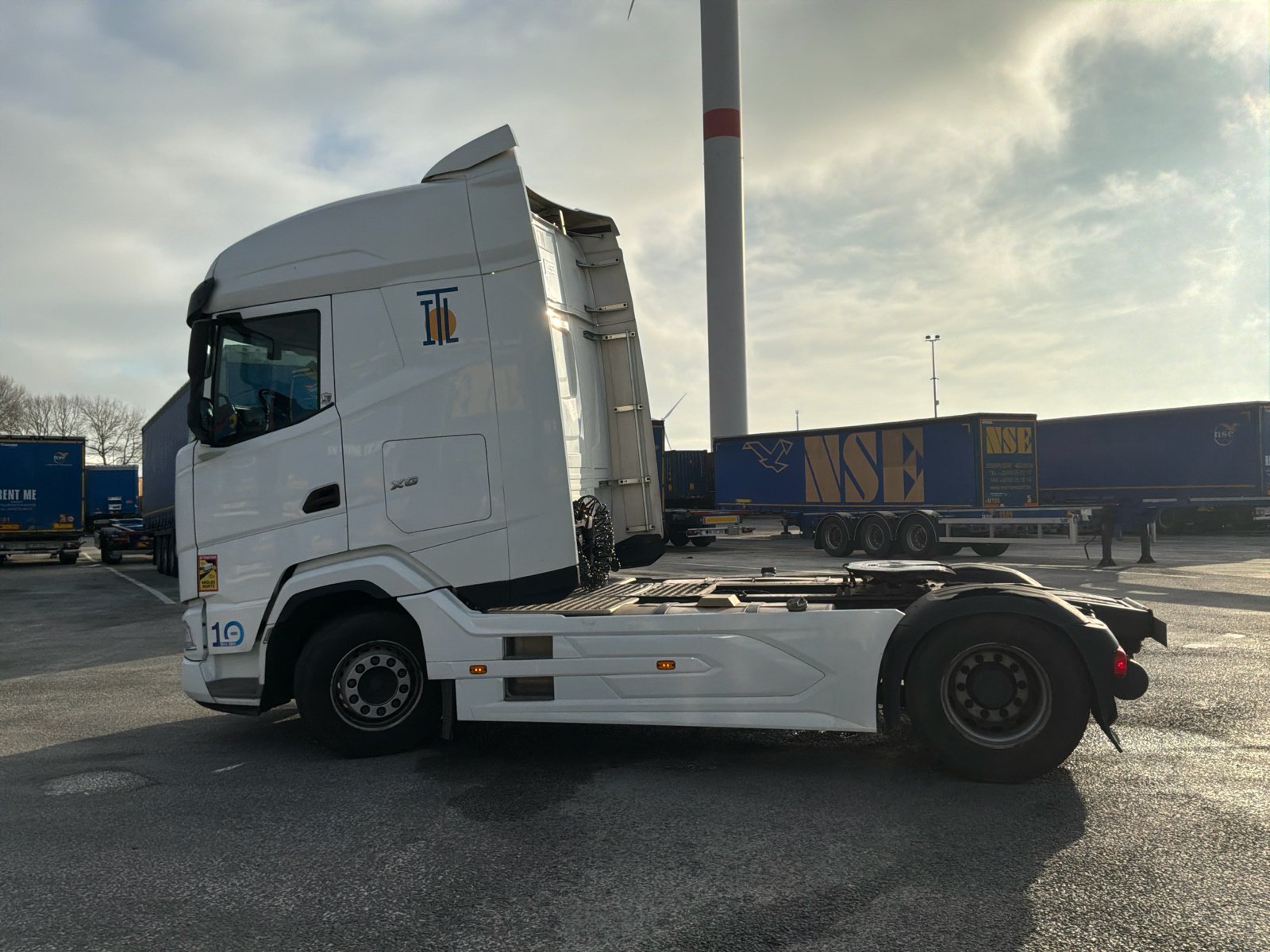 LKW of the type DAF XG 480 FT, Gebrauchtmaschine in Zeebrugge (Picture 9)