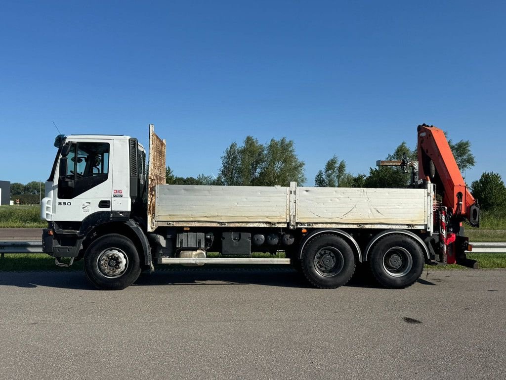 LKW del tipo Iveco 330 6x4 with Palfinger PK 18500 crane, Gebrauchtmaschine en Velddriel (Imagen 2)
