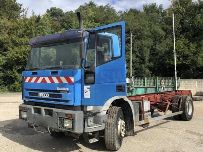 LKW du type Iveco CURS0R 240 PORTEUR FOURGON, Gebrauchtmaschine en Bourron Marlotte (Photo 1)