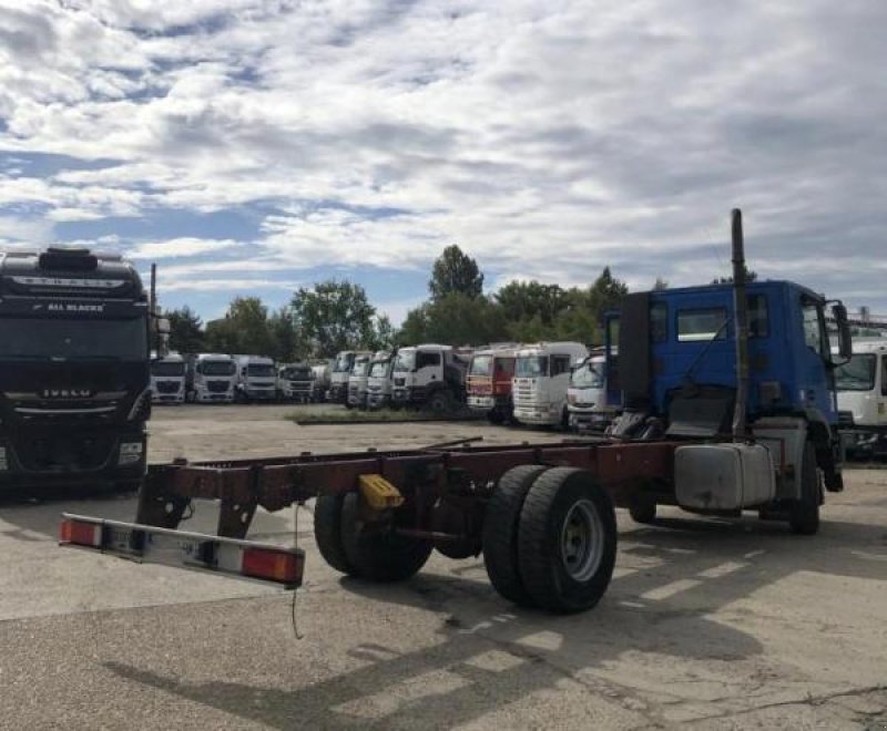 LKW za tip Iveco CURS0R 240 PORTEUR FOURGON, Gebrauchtmaschine u Bourron Marlotte (Slika 4)