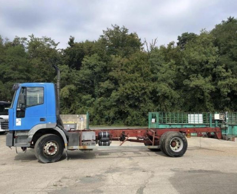 LKW tip Iveco CURS0R 240 PORTEUR FOURGON, Gebrauchtmaschine in Bourron Marlotte (Poză 5)