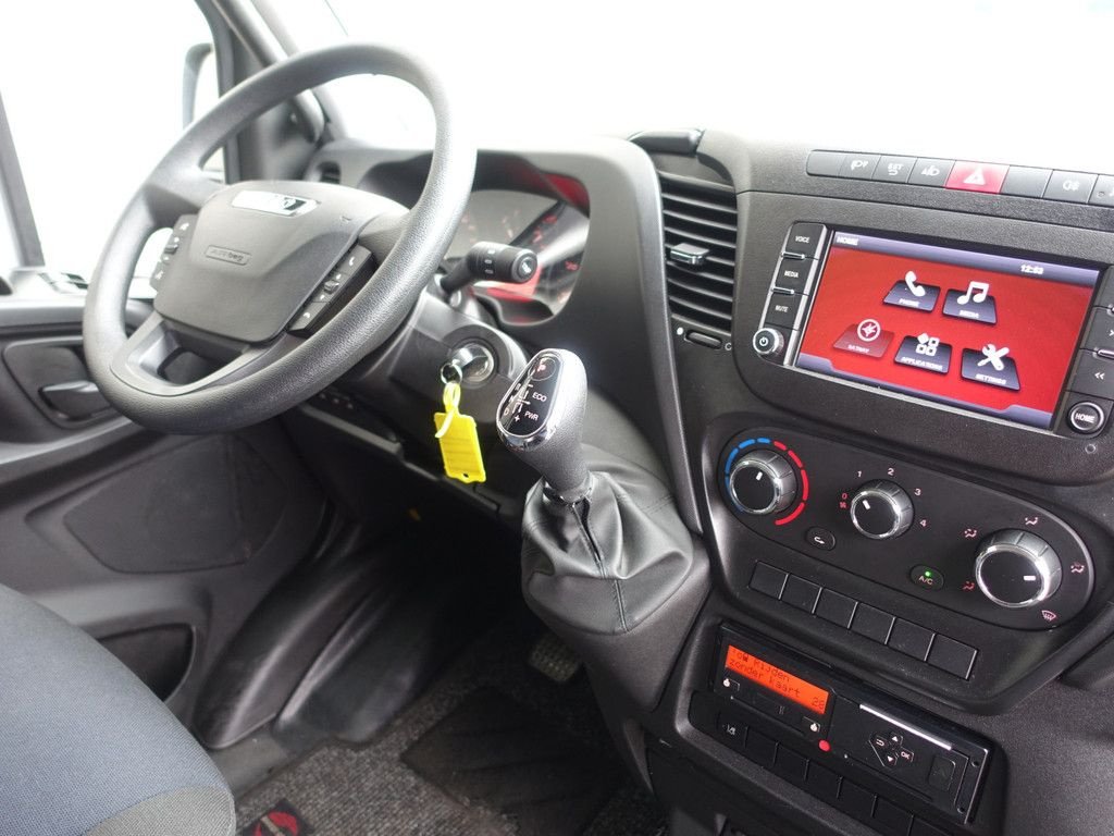 LKW des Typs Iveco Daily 70C21 euro6 Automaat met van den Born Glasresteel L+R / A, Gebrauchtmaschine in GRONINGEN (Bild 3)