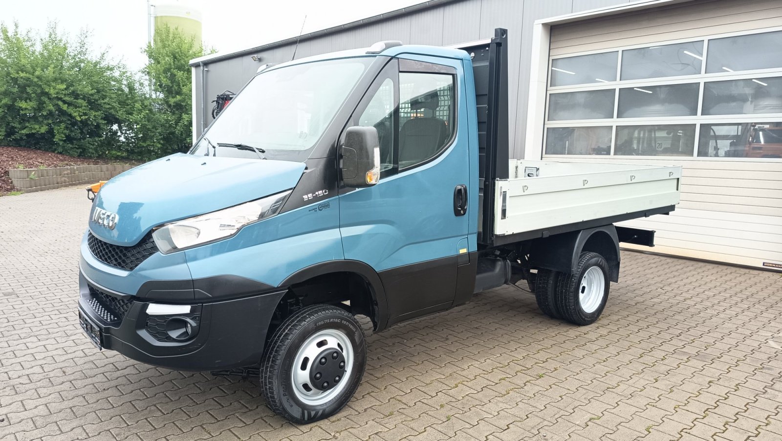 LKW Türe ait Iveco Daily Achteitner 4x4 Allrad Klima 3-Sitzer Pritsche, Gebrauchtmaschine içinde Heßles (resim 1)