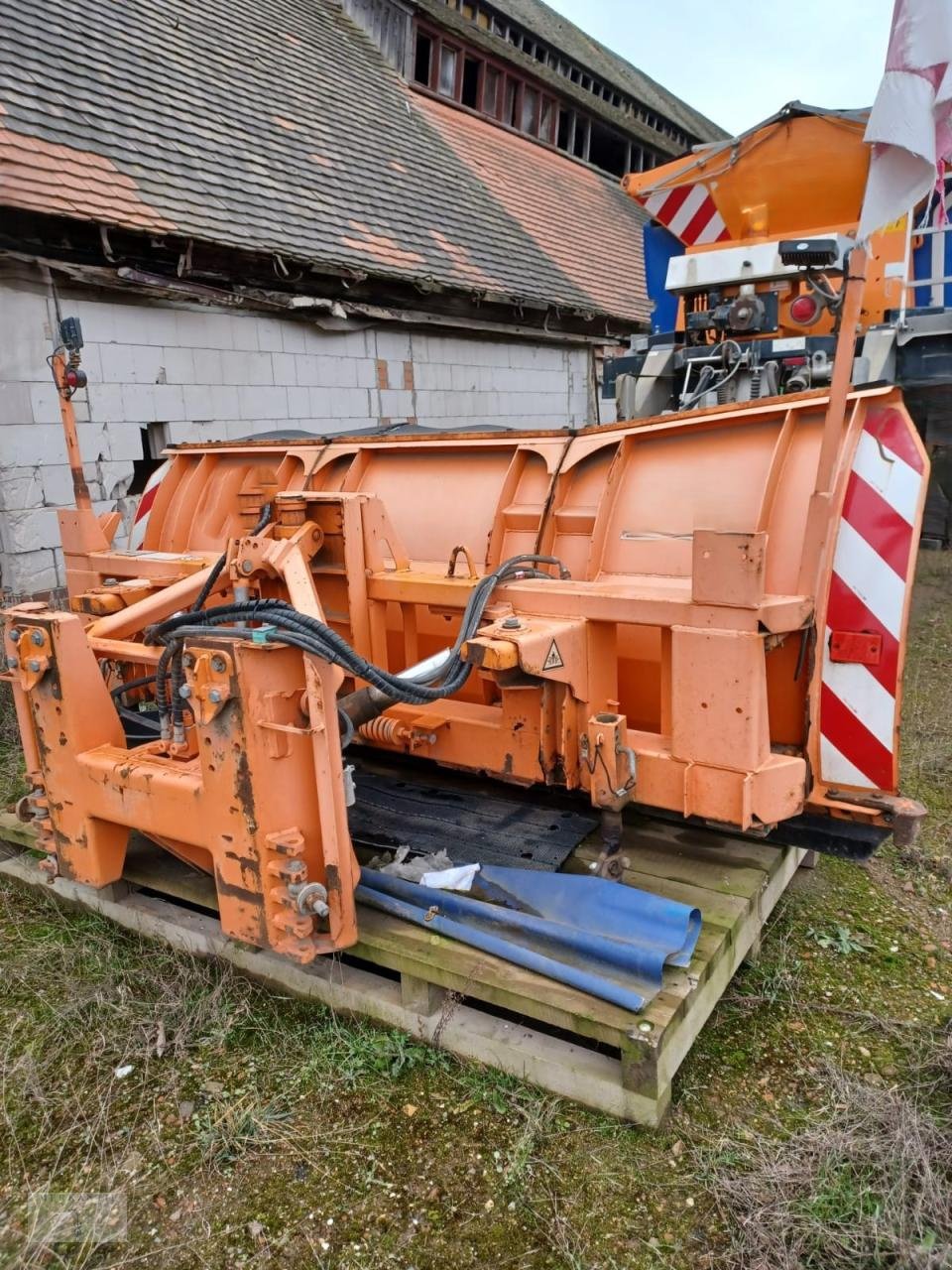 LKW a típus Iveco Magirus + Anhänger + Schiebenschild + Salzstreuer, Gebrauchtmaschine ekkor: Pragsdorf (Kép 8)