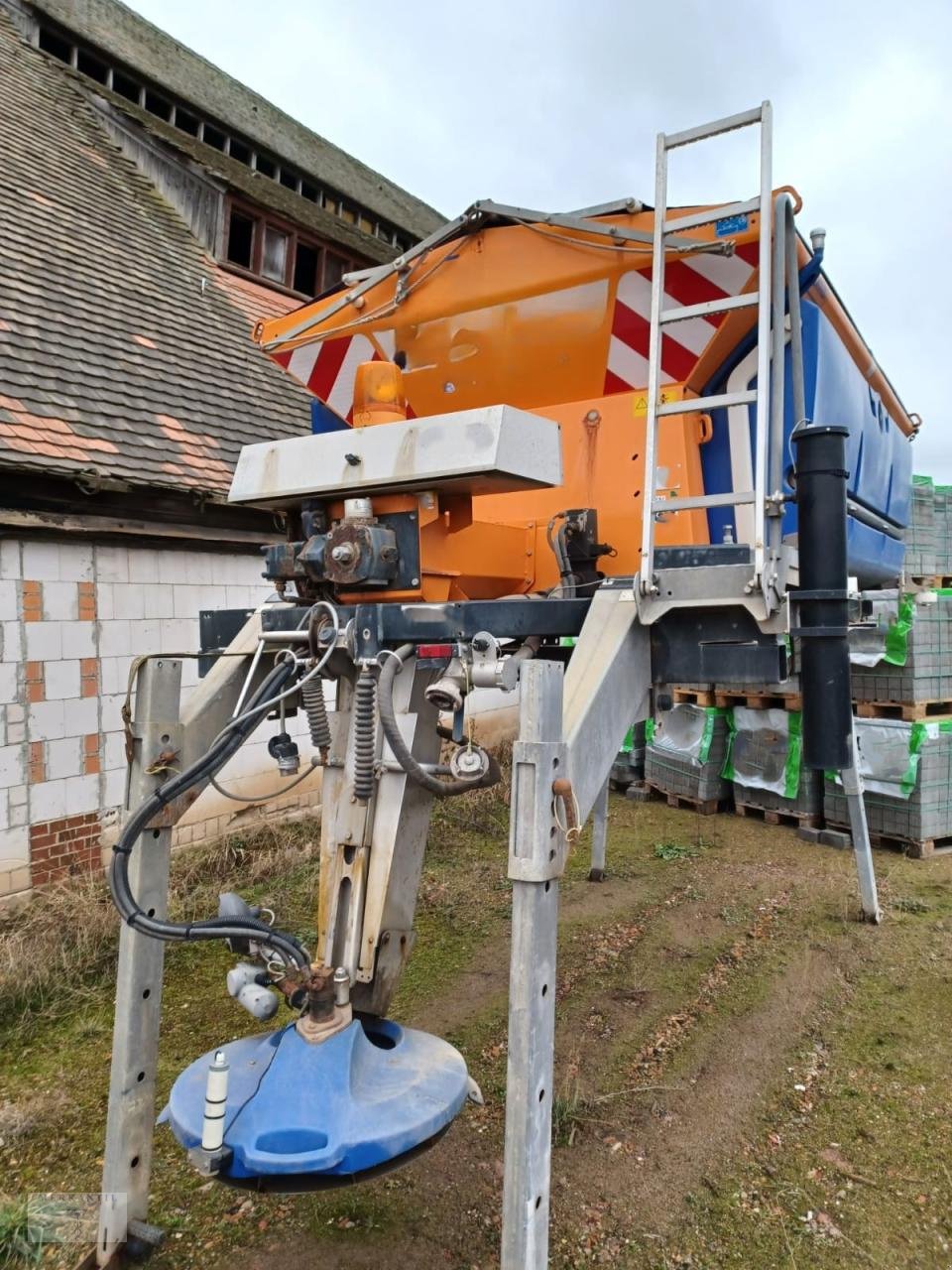 LKW a típus Iveco Magirus + Anhänger + Schiebenschild + Salzstreuer, Gebrauchtmaschine ekkor: Pragsdorf (Kép 9)
