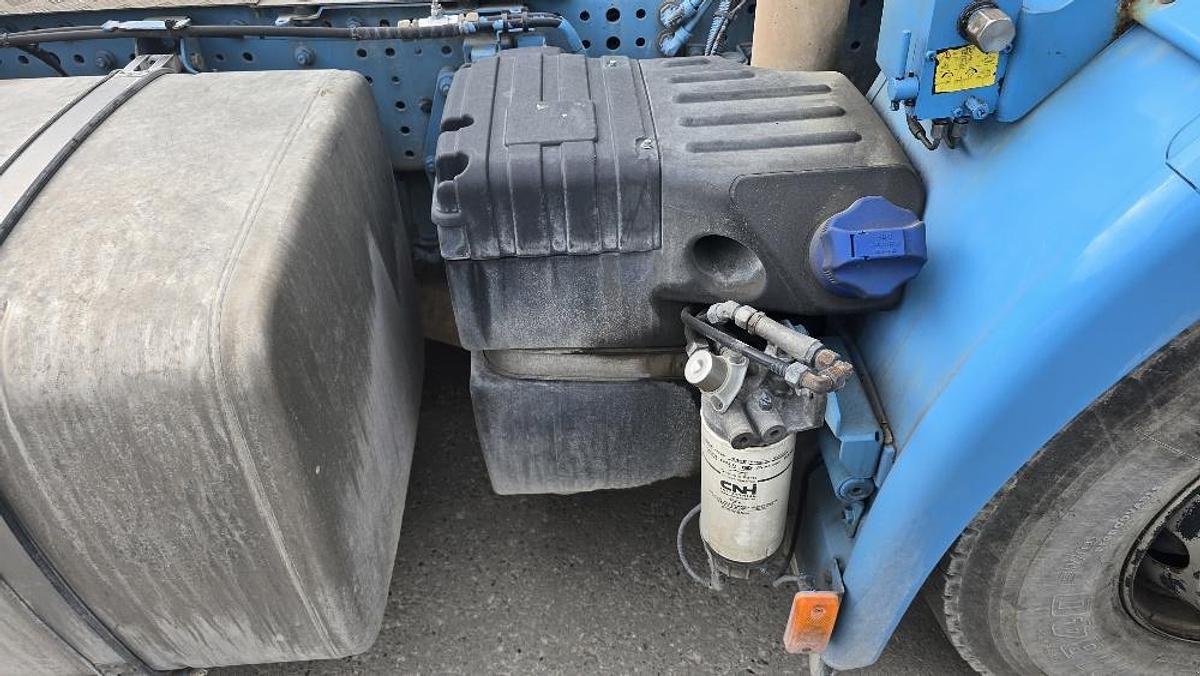 LKW of the type Iveco Strallis 4x2 Sattelzugmaschine mit Kipphydraulik, Gebrauchtmaschine in Göpfritz an der Wild (Picture 6)