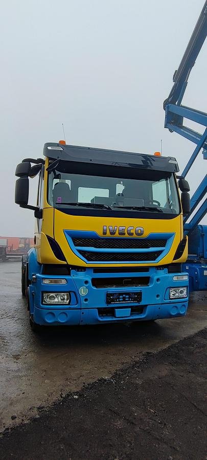 LKW типа Iveco Strallis 4x2 Sattelzugmaschine mit Kipphydraulik, Gebrauchtmaschine в Göpfritz an der Wild (Фотография 1)