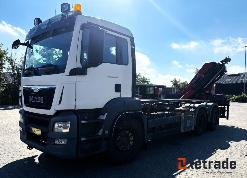 LKW typu MAN TG 26. 6X2-4 LL med hejselad og bagmonteret kran, Gebrauchtmaschine v Rødovre (Obrázek 1)