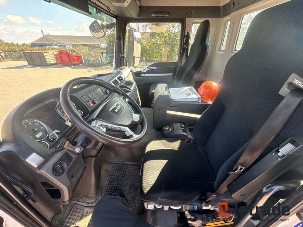 LKW typu MAN TG 26. 6X2-4 LL med hejselad og bagmonteret kran, Gebrauchtmaschine v Rødovre (Obrázek 5)