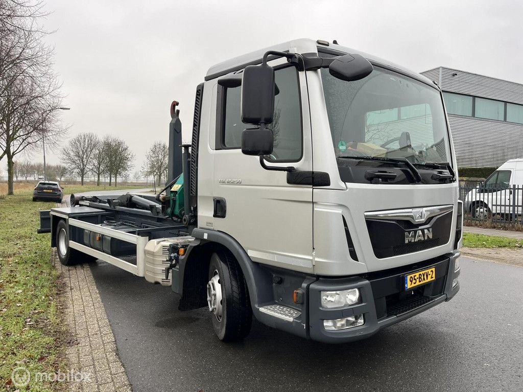 LKW del tipo MAN TGL 12/250 HAAKARM KRAAN AUTOMAAT CONTAINERS SMART TACHO, Gebrauchtmaschine In Zevenbergen (Immagine 5)