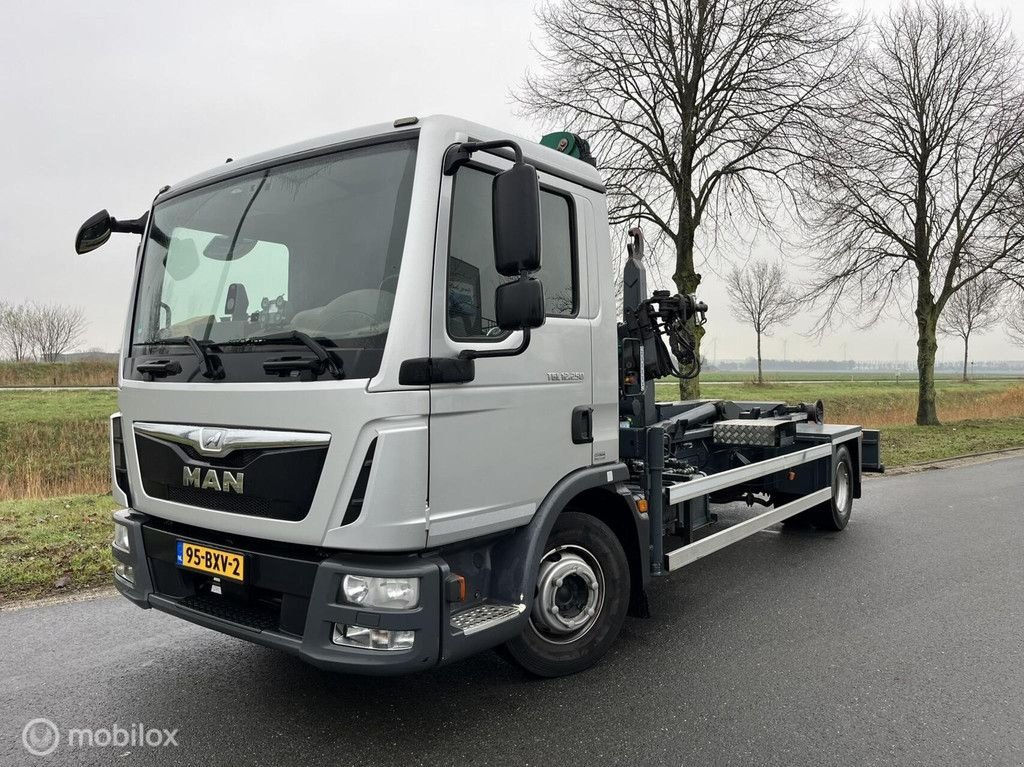 LKW del tipo MAN TGL 12/250 HAAKARM KRAAN AUTOMAAT CONTAINERS SMART TACHO, Gebrauchtmaschine In Zevenbergen (Immagine 4)
