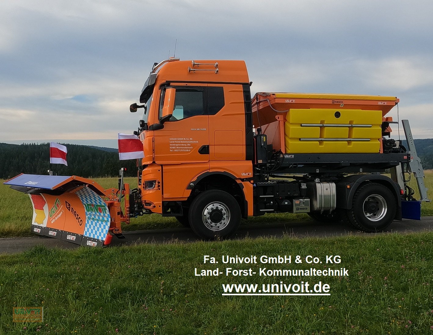 LKW of the type MAN TGX 18.520 Allrad Hydrodrive Winterdienst + Schneepflug + Streuer, Neumaschine in Warmensteinach (Picture 2)