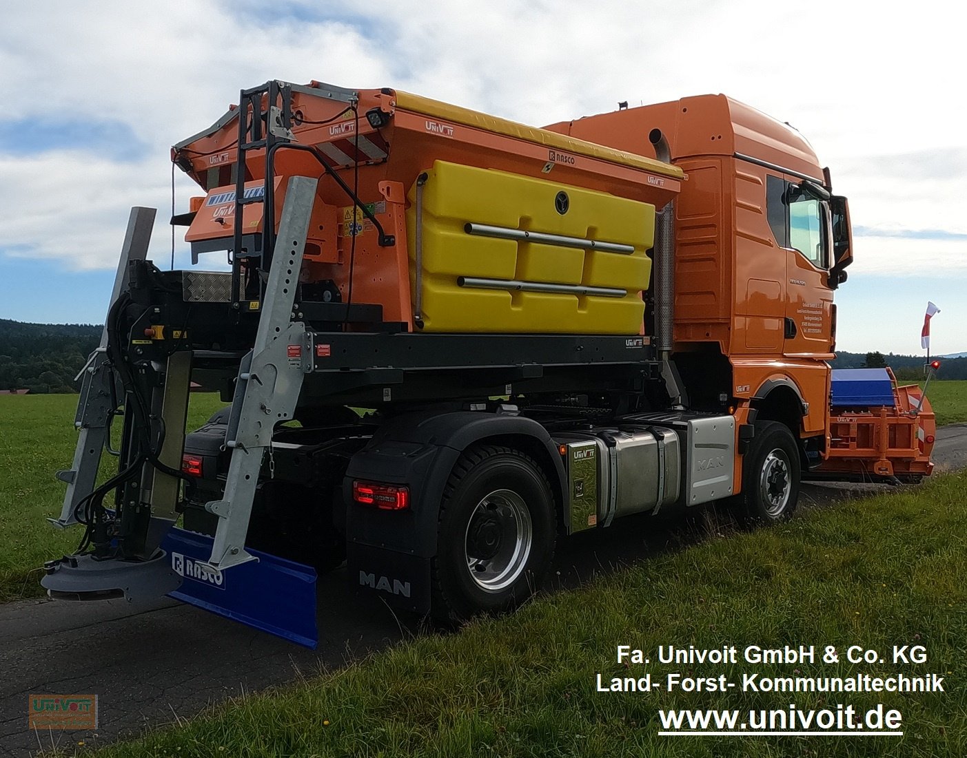 LKW of the type MAN TGX 18.520 Allrad Hydrodrive Winterdienst + Schneepflug + Streuer, Neumaschine in Warmensteinach (Picture 5)