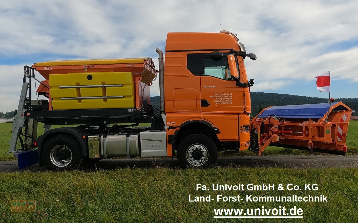 LKW of the type MAN TGX 18.520 Allrad Hydrodrive Winterdienst + Schneepflug + Streuer, Neumaschine in Warmensteinach (Picture 11)