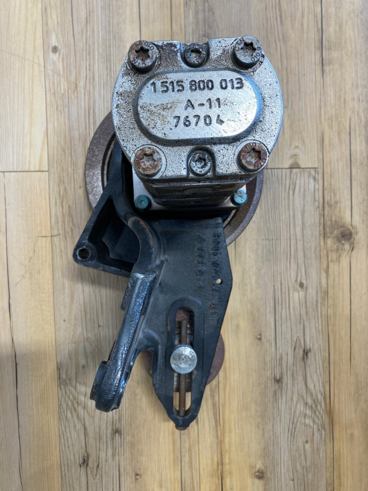 MAN zum TGM 18.320 Hydraulikpumpe / Zahnradpumpe 515 800 013 A-11 76704, Gebrauchtmaschine, Baujahr: 2024 (Bild 2) LKW des Typs MAN zum TGM 18.320 Hydraulikpumpe / Zahnradpumpe 515 800 013 A-11 76704, Gebrauchtmaschine in Wülfershausen an der Saale (Bild 2)