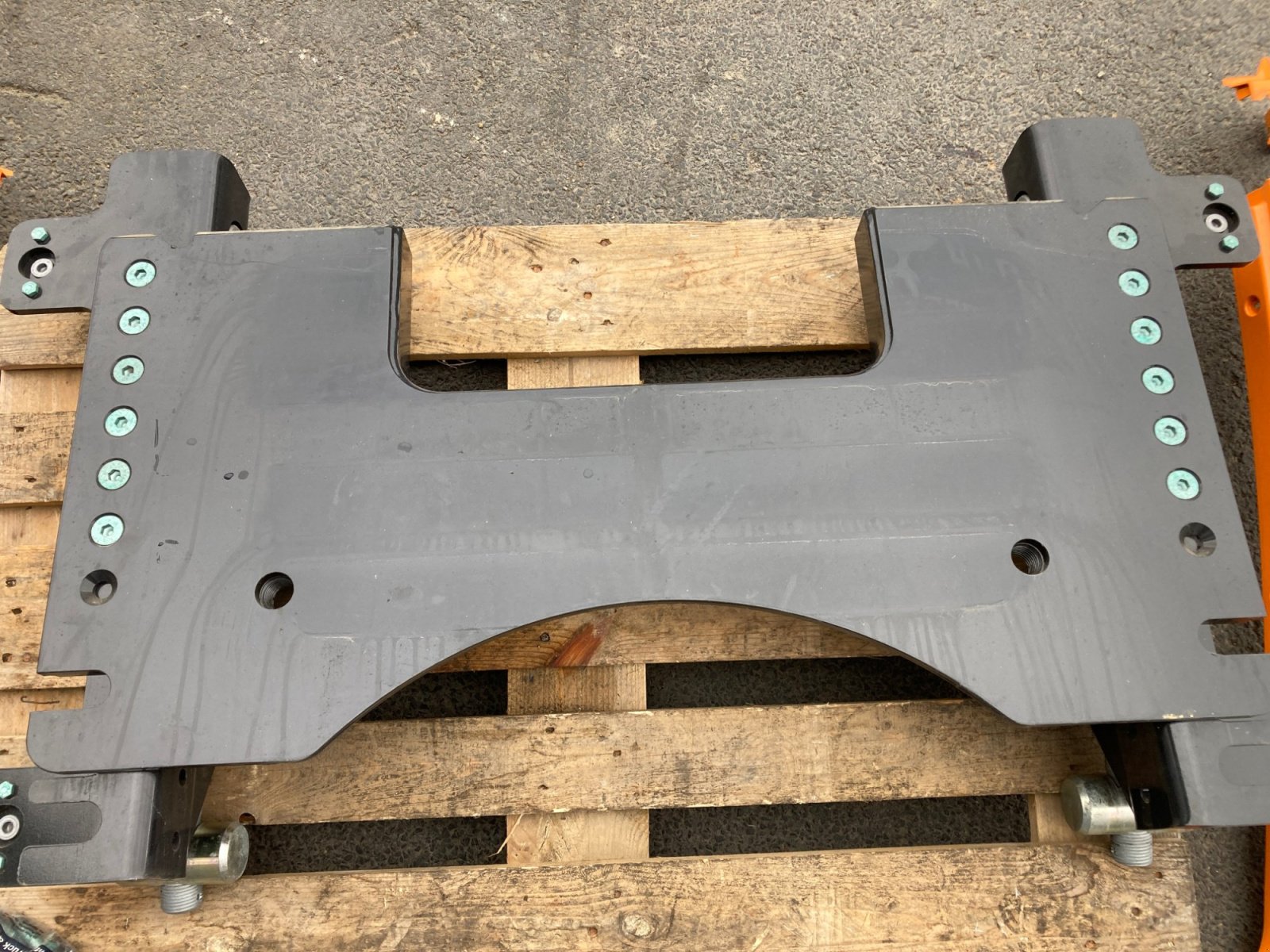 MAN zum TGM 18.320 Schneepflug Anbauplatte Kommunalplatte Frontplatte, Gebrauchtmaschine, Baujahr: 2024, Betriebsstunden: 0 Stunden (Bild 3) LKW des Typs MAN zum TGM 18.320 Schneepflug Anbauplatte Kommunalplatte Frontplatte, Gebrauchtmaschine in Wülfershausen an der Saale (Bild 3)