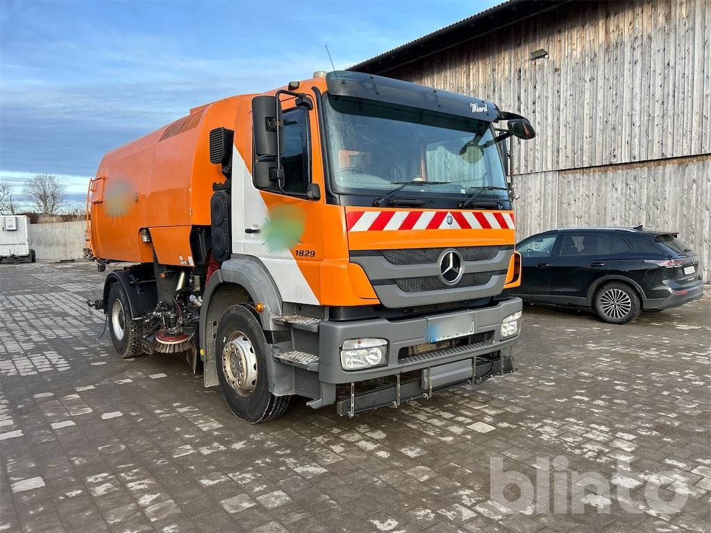 LKW Türe ait Mercedes-Benz 952.50, Gebrauchtmaschine içinde Düsseldorf (resim 2)