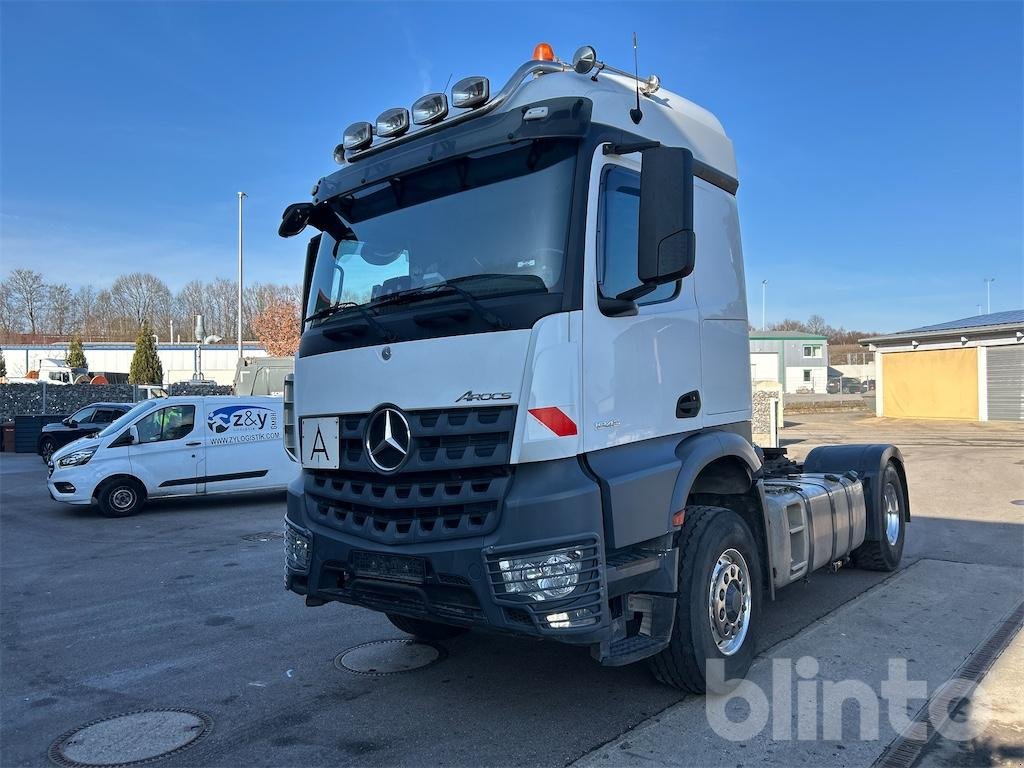 LKW Türe ait Mercedes-Benz 963-4-A, Gebrauchtmaschine içinde Düsseldorf (resim 1)