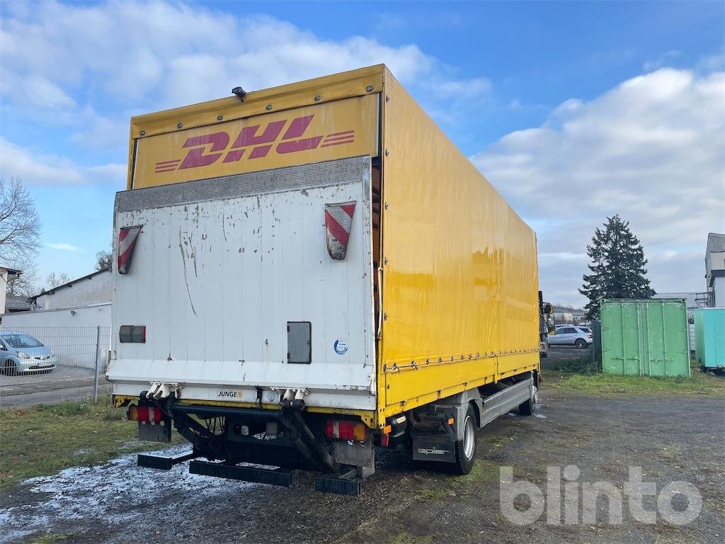 LKW des Typs Mercedes-Benz Atego 818, Gebrauchtmaschine in Düsseldorf (Bild 3)