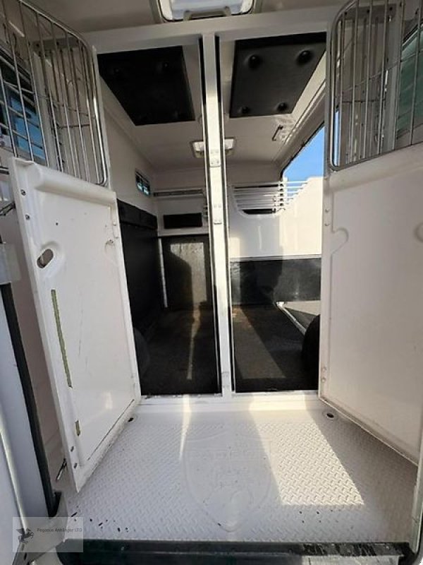 LKW типа Renault Master 2,3cdi BARBOT 2 Pferdetransporter 5 Sitzer 3,5t., Gebrauchtmaschine в Gevelsberg (Фотография 10)