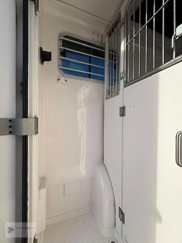 LKW типа Renault Master 2,3cdi BARBOT 2 Pferdetransporter 5 Sitzer 3,5t., Gebrauchtmaschine в Gevelsberg (Фотография 9)