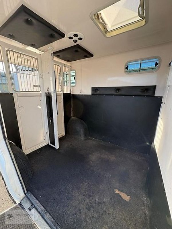 LKW типа Renault Master 2,3cdi BARBOT 2 Pferdetransporter 5 Sitzer 3,5t., Gebrauchtmaschine в Gevelsberg (Фотография 7)