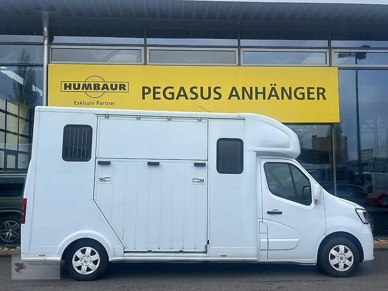 LKW Türe ait Renault Master 2 Pferdetransporter 4-Sitzer 1.Hd Top Sleeper 2023, Gebrauchtmaschine içinde Gevelsberg (resim 1)