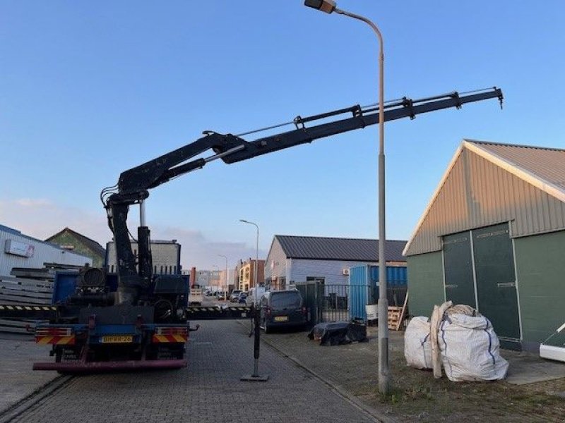 LKW типа Renault Vracht/kraan wagen met wipkar, Gebrauchtmaschine в Yerseke (Фотография 1)