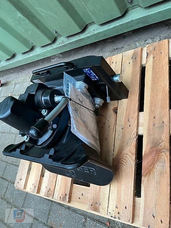 LKW des Typs Rockinger 560 Zugmaul 50mm Zugöse LKW Claas Fendt Unimog 330 390, Gebrauchtmaschine in Fitzen (Bild 3)