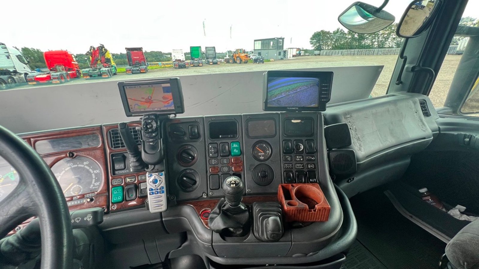 LKW of the type Scania T420 6x2, Gebrauchtmaschine in Vojens (Picture 18)