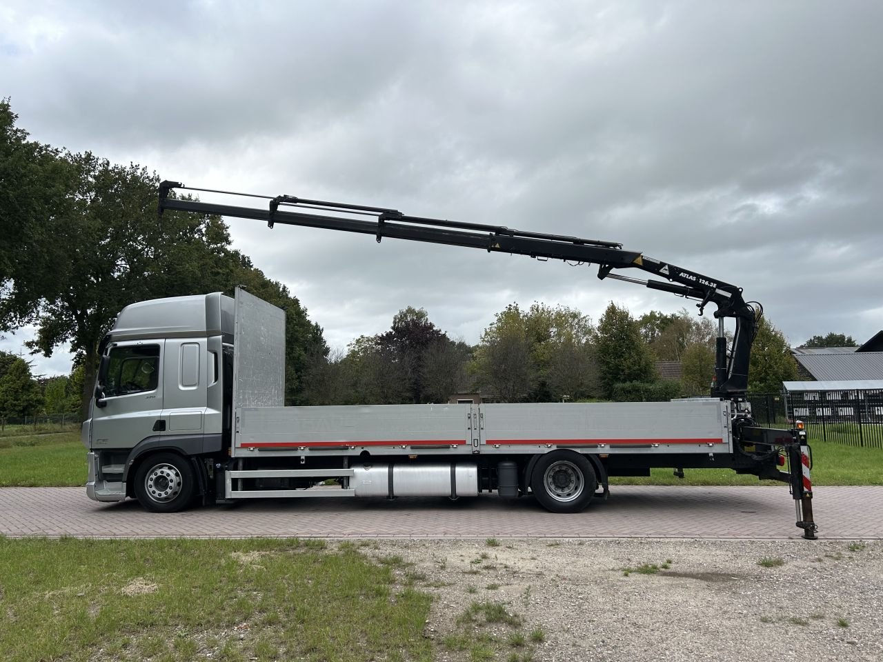 LKW от тип Sonstige DAF CF 370 FA met ATLAS laadkraan 126.3E euro 6, Gebrauchtmaschine в Putten (Снимка 4)