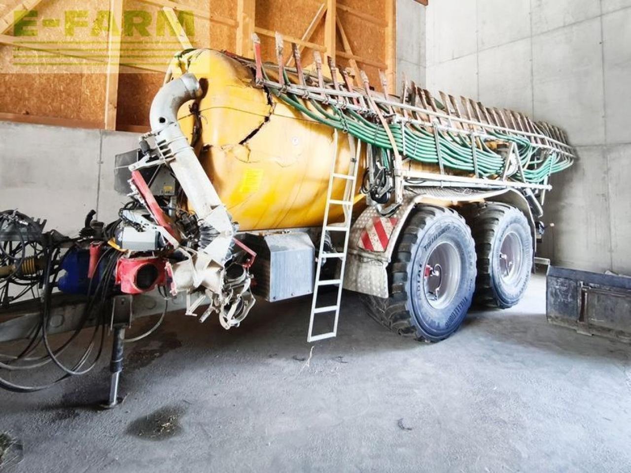 LKW Türe ait Sonstige light 18.500 polyesterfass mit unfallschaden, Gebrauchtmaschine içinde SANKT MARIENKIRCHEN BEI SCHÄRDING (resim 2)