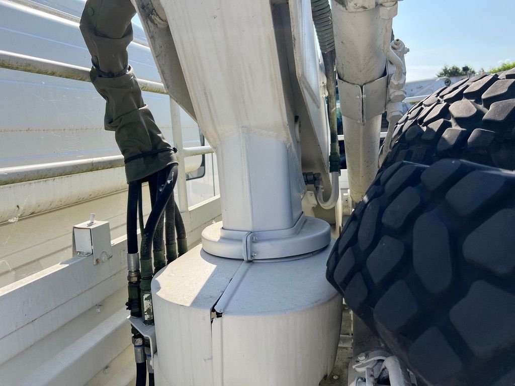 LKW typu Sonstige Mercedes Benz 1017 4X4 ex army reconditioned white with crane, Gebrauchtmaschine v Velddriel (Obrázek 7)