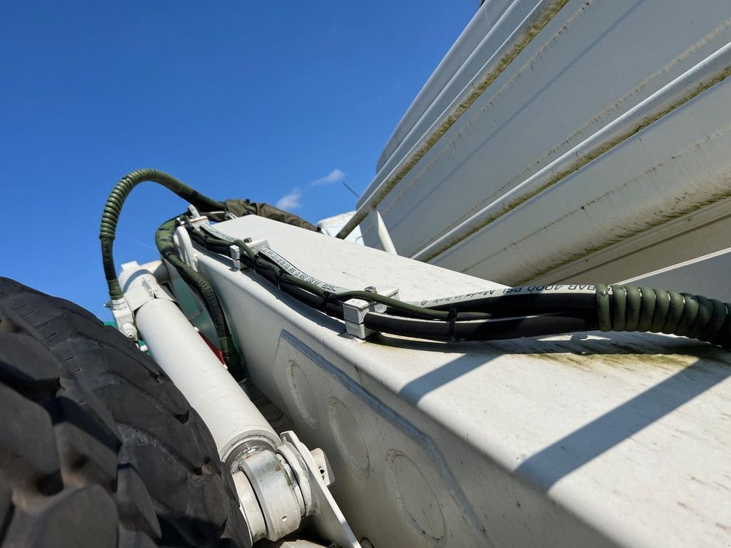 LKW typu Sonstige Mercedes Benz 1017 4X4 ex army reconditioned white with crane, Gebrauchtmaschine v Velddriel (Obrázek 8)