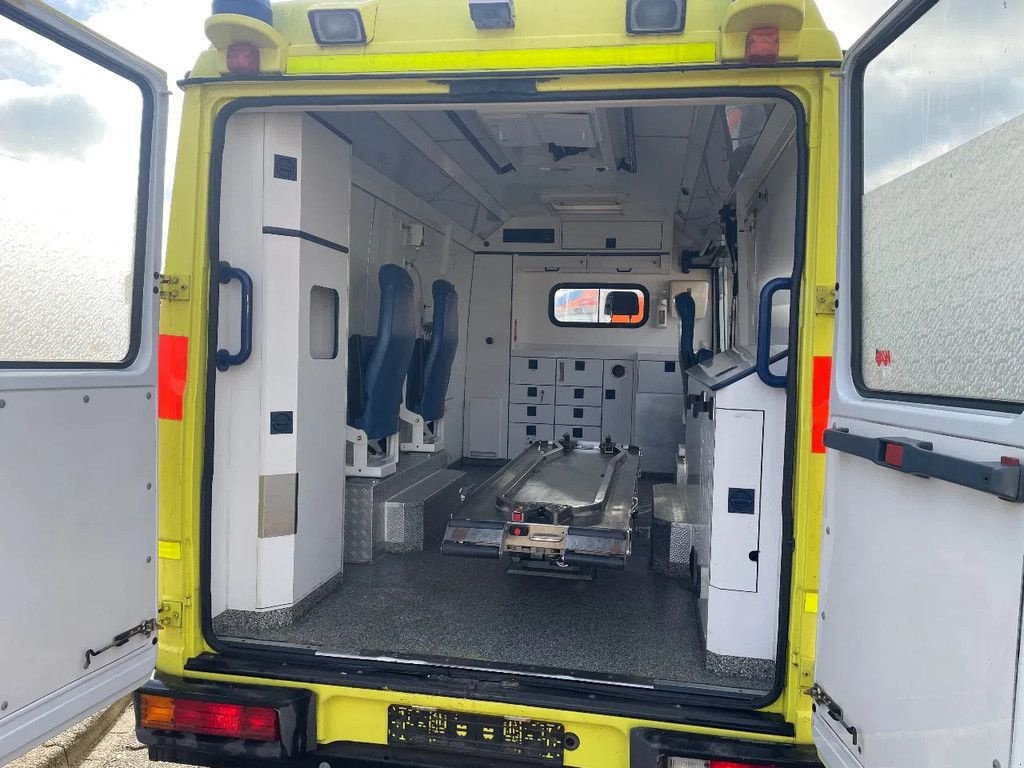 LKW des Typs Sonstige Mercedes Benz 614 D-KA Rettungsdienst 4x2 Zeer mooi !!, Gebrauchtmaschine in Kerkrade (Bild 5)