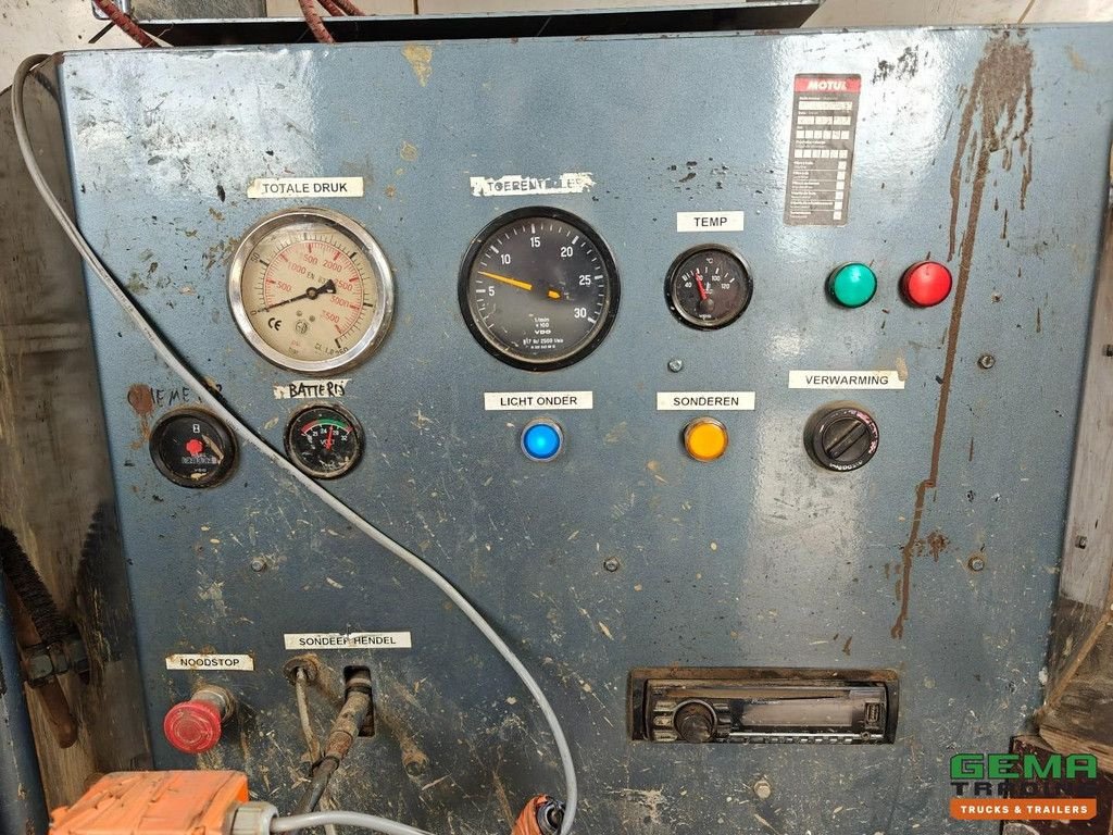 LKW des Typs Sonstige Mercedes Benz Unimog 1300L 4x4 Handgeschakeld - GeslotenBak - PTO - Hydr. steu, Gebrauchtmaschine in Oud Gastel (Bild 11)