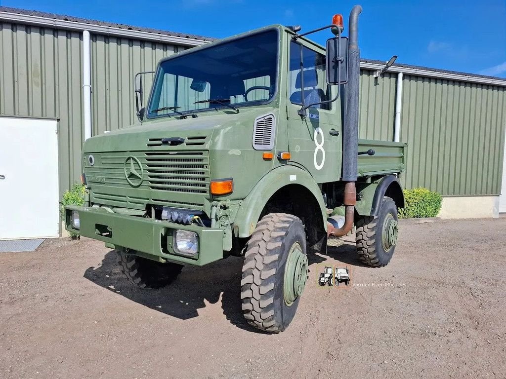 LKW des Typs Sonstige Mercedes Benz Unimog U1600, Gebrauchtmaschine in Odiliapeel (Bild 4)