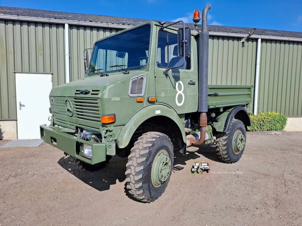 LKW des Typs Sonstige Mercedes Benz Unimog U1600, Gebrauchtmaschine in Odiliapeel (Bild 2)