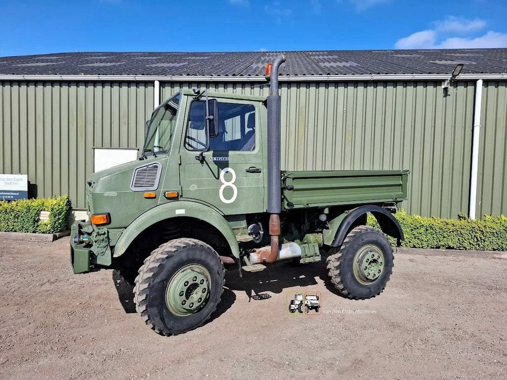 LKW des Typs Sonstige Mercedes Benz Unimog U1600, Gebrauchtmaschine in Odiliapeel (Bild 11)