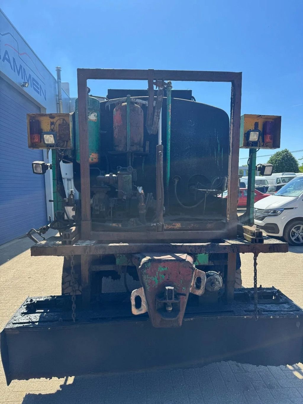 LKW tipa Sonstige Unimog 424 **BITUMTANK-GOUDRONEUSE**, Gebrauchtmaschine u Kessel (Slika 5)