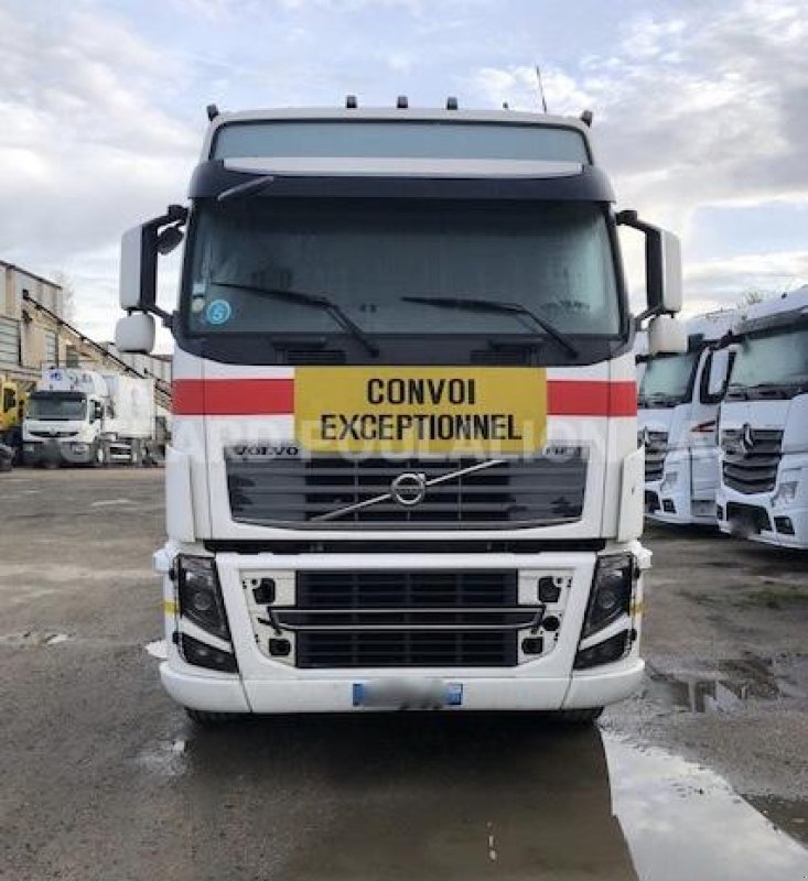 LKW des Typs Volvo FH 600 AUTRE POIDS: 155T, Gebrauchtmaschine in Bourron Marlotte (Bild 2)