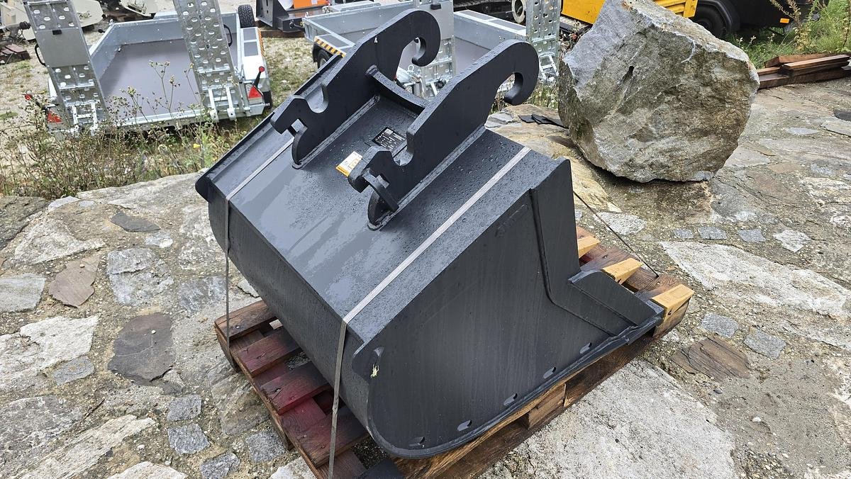 Löffel of the type Big Dutchman 90cm Tieflöffel mit CW10 Verachtert Aufnahme, Neumaschine in Göpfritz an der Wild (Picture 5)