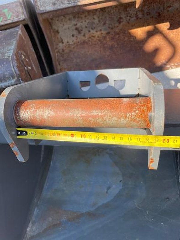 Löffel des Typs Big Dutchman Kinshofer 50 cm Tieflöffel mit Lehnhoff MS01 Aufnahme, Neumaschine in Göpfritz an der Wild (Bild 3)