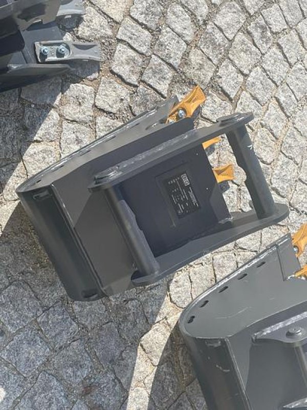 Löffel typu Big Dutchman Tieflöffel 30 cm mit Lehnhoff MS01 Symlock Aufnahme, Neumaschine v Göpfritz an der Wild (Obrázek 3)